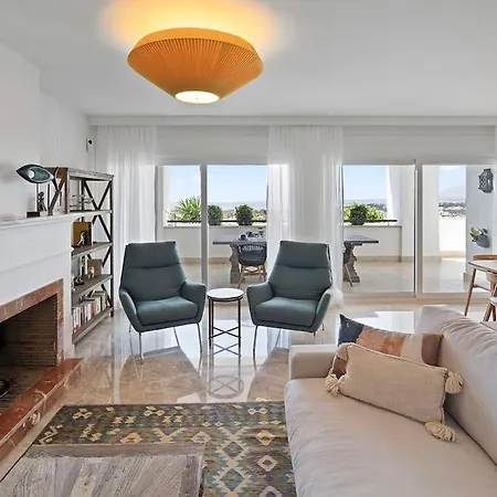Casa Makas Santa Clara Golf 아파트 마르베야